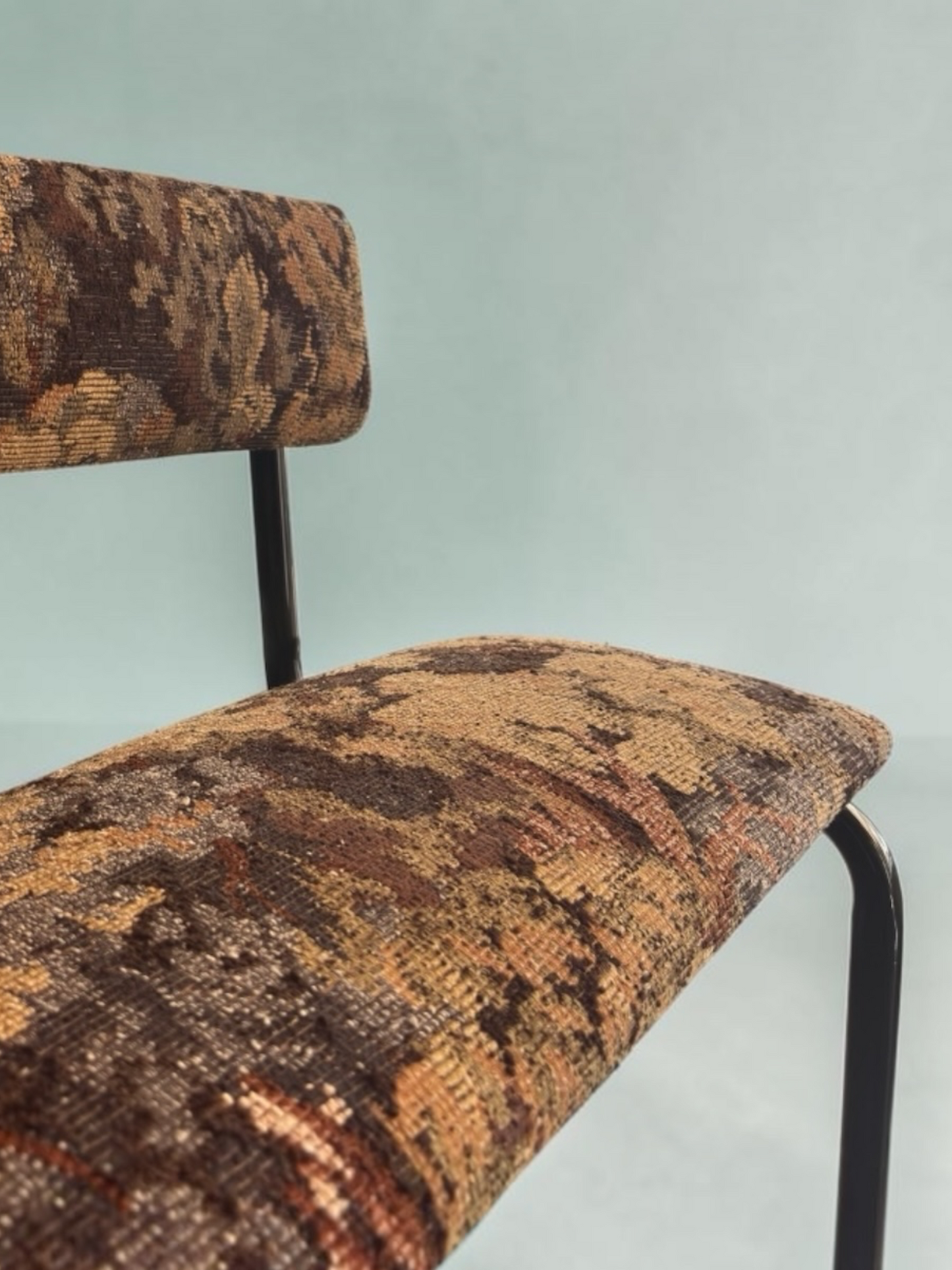 Banc scolaire tapissé tissu outdoor Pierre Frey - Atelier Anne Lavit - Détail
