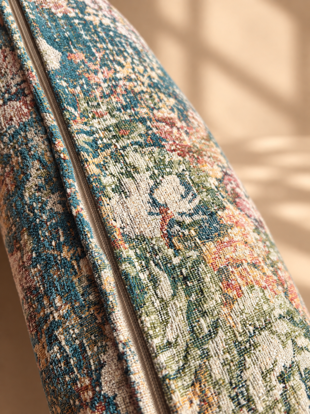 Coussin Tapestry Atelier Anne Lavit Lyon détail des finitions 