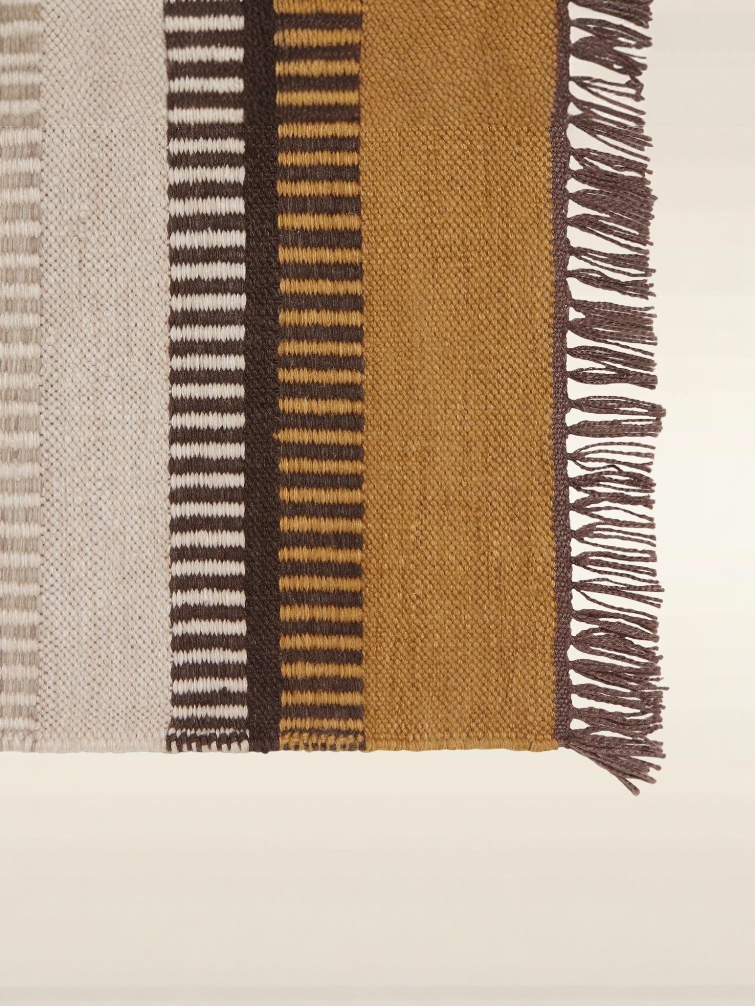 détail Tapis outdoor Muturi Designers Guild motif géométrique recyclé