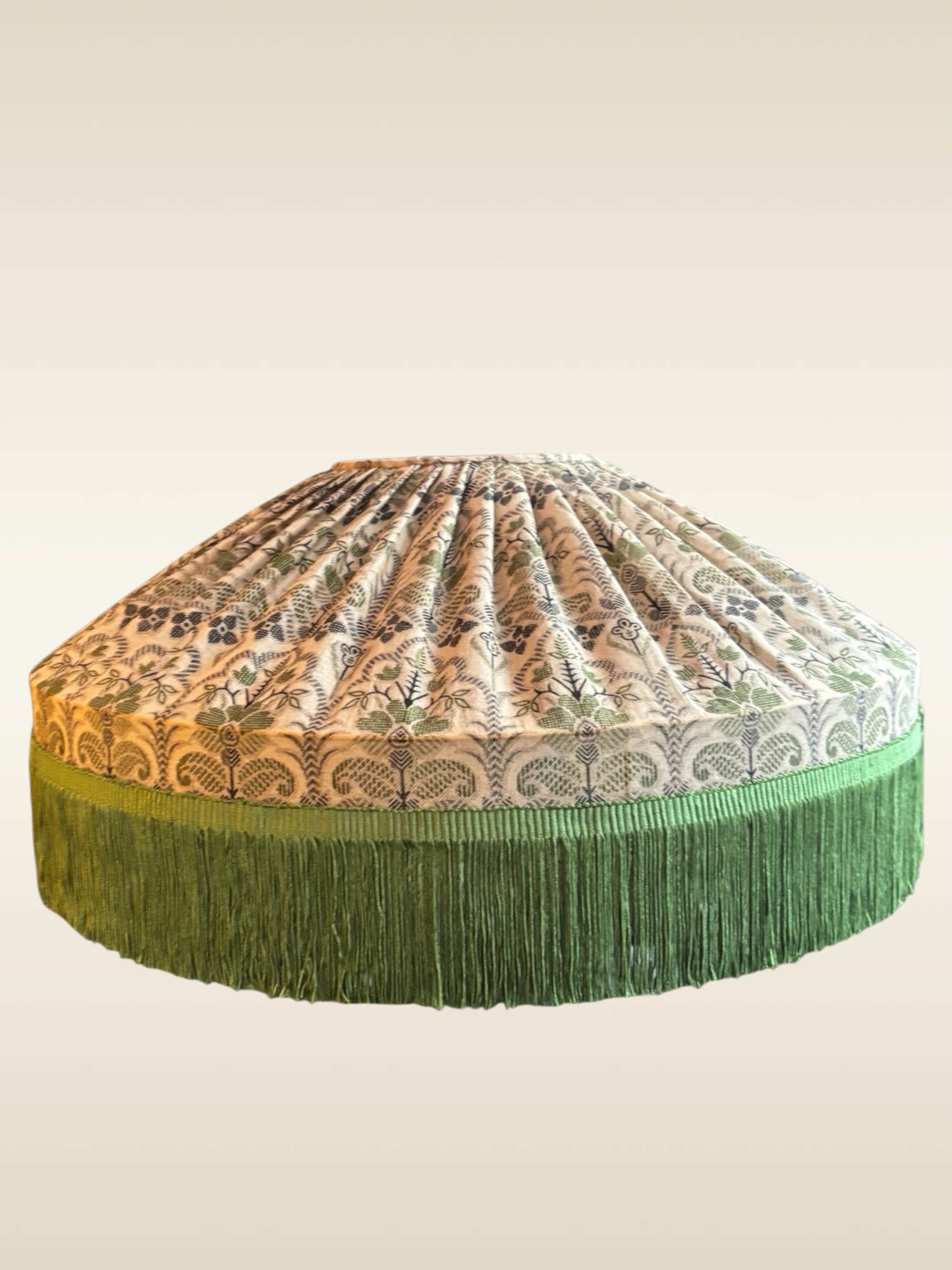 Suspension Rosemonde Petit Modèle – abat-jour coton vintage motifs d'antan, franges PIDF Vert Sapin, vue de face