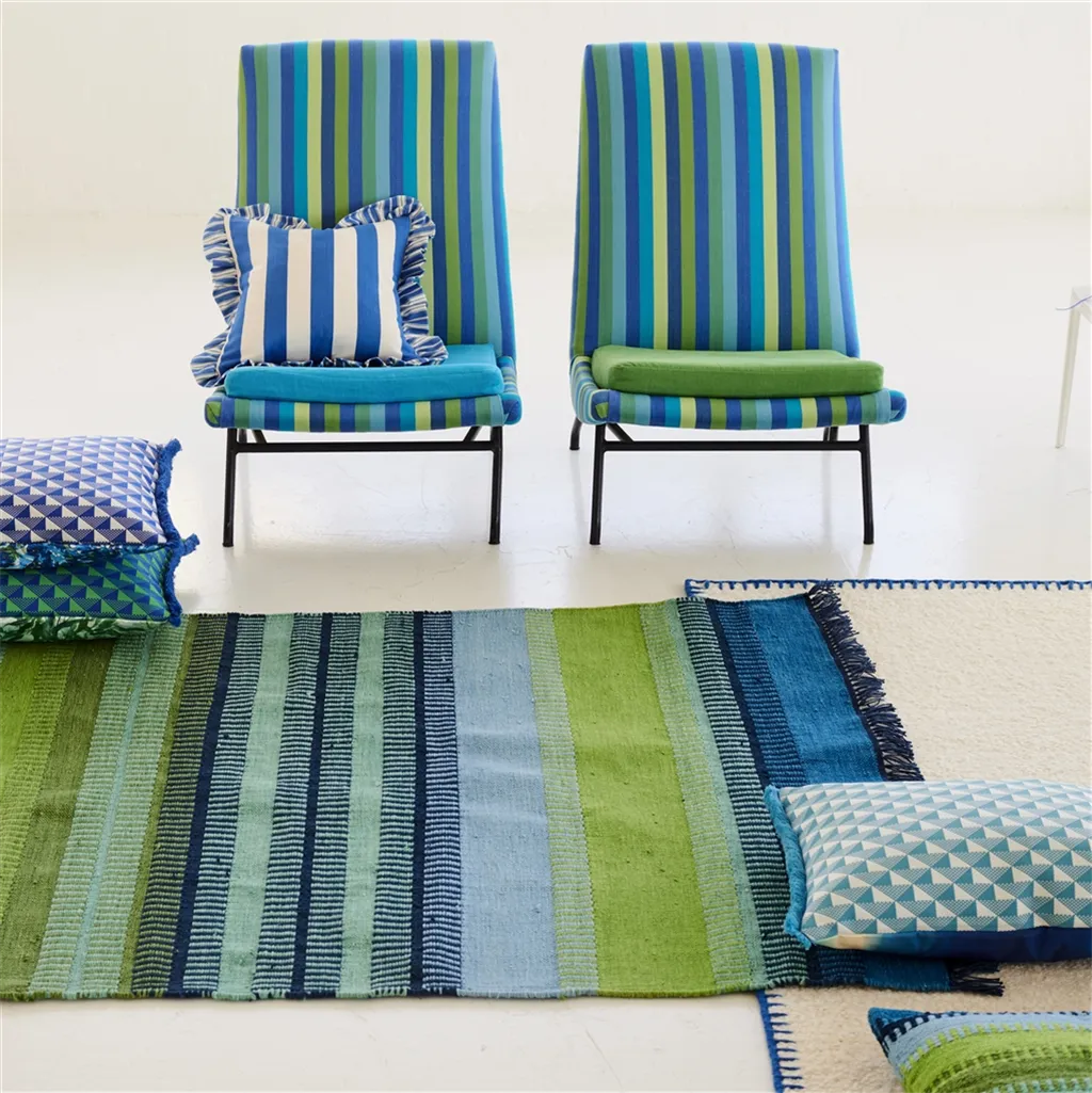 mis en situation Tapis outdoor Muturi Designers Guild motif géométrique recyclé