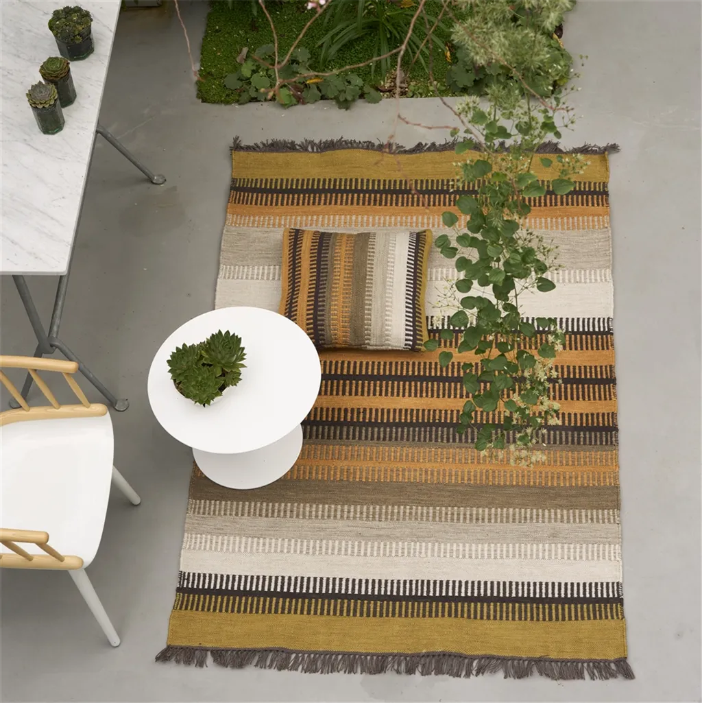 mis en scène Tapis outdoor Muturi Designers Guild motif géométrique recyclé 