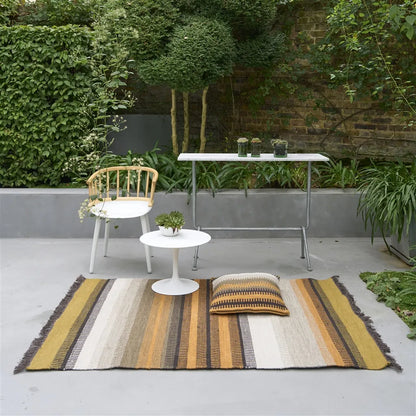 Tapis outdoor Muturi Designers Guild motif géométrique recyclé