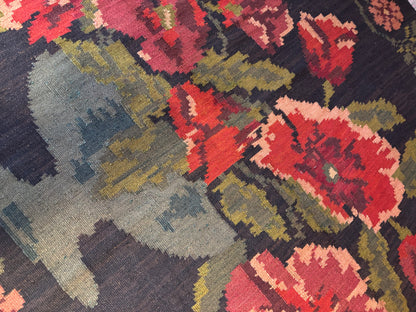 Détail motifs floraux rouge ardent et orangé – Atelier Anne Lavit Lyon